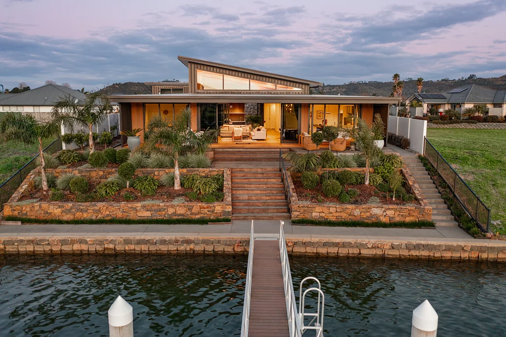 Whitianga 3房  Effortless Canal Front Elegance