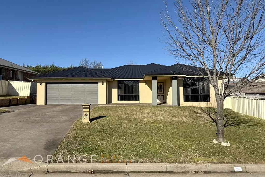 4 BEDROOM FAMILY HOME!