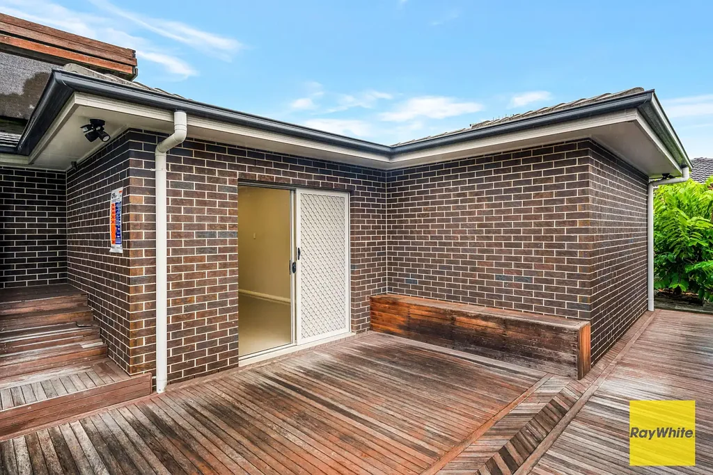 Charming 2-Bedroom Home with Utilities Included!