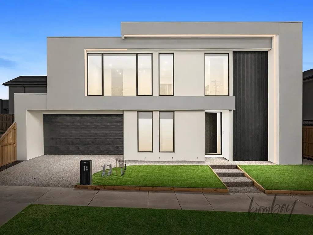 Luxury 5-Bedroom Family Home with Multiple Master Suites in Prime Donnybrook Location