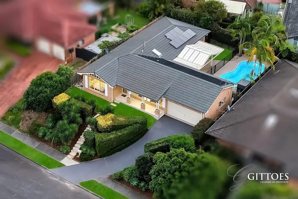 Lisarow 4房  Modern Family Living in a Prime, Convenient Location