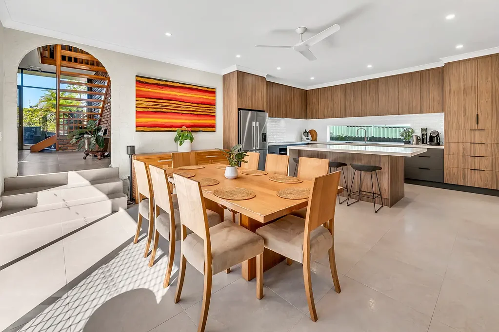 6 Banyan Court, Ashmore, QLD 4214