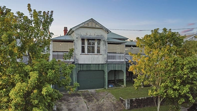 Albion 4 Slaapkamer Deceased Estate - Original Queenslander on 764sqm