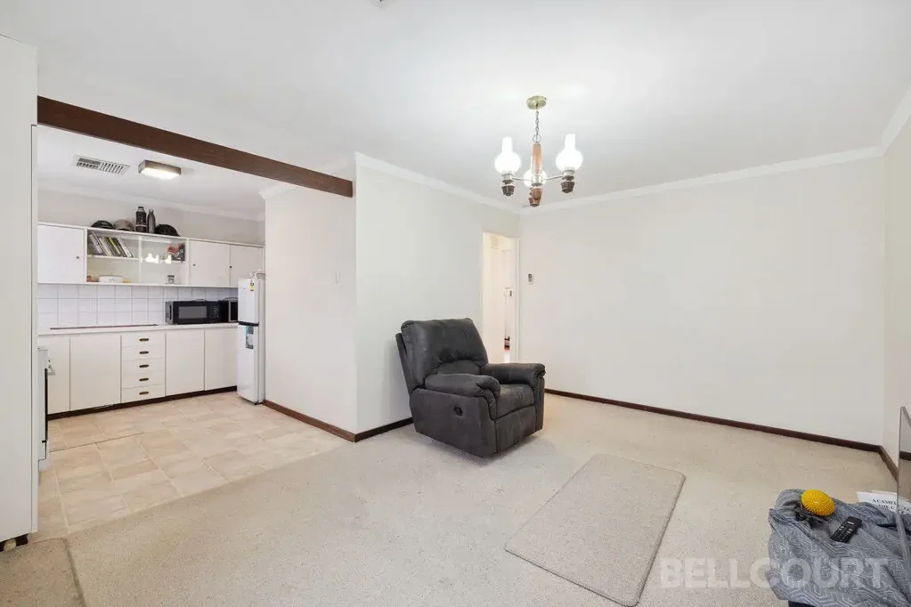 2x1 Apartment in Heart of Maylands!