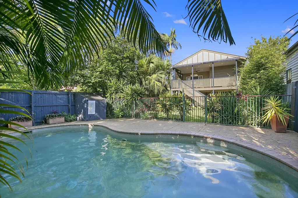 Balmoral 3 Slaapkamer Timeless Art Deco Charm with Family Appeal in the Heart of Balmoral
