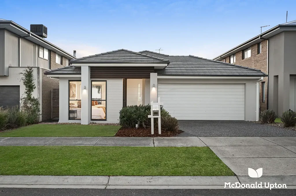 11 Lavinia Street, Greenvale, VIC 3059