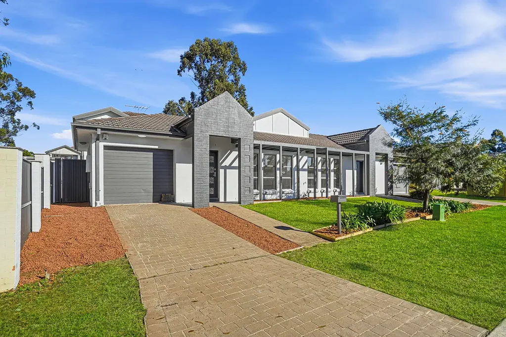 Cranebrook 3 Slaapkamer Buy one, or buy both.......
