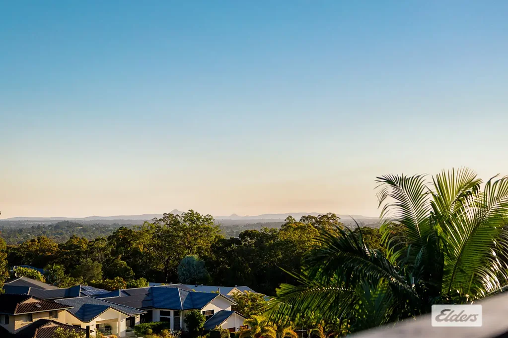 Daisy Hill 4房 每个楼层都享有绝佳景观！ INCREDIBLE VIEWS FROM EVERY LEVEL!