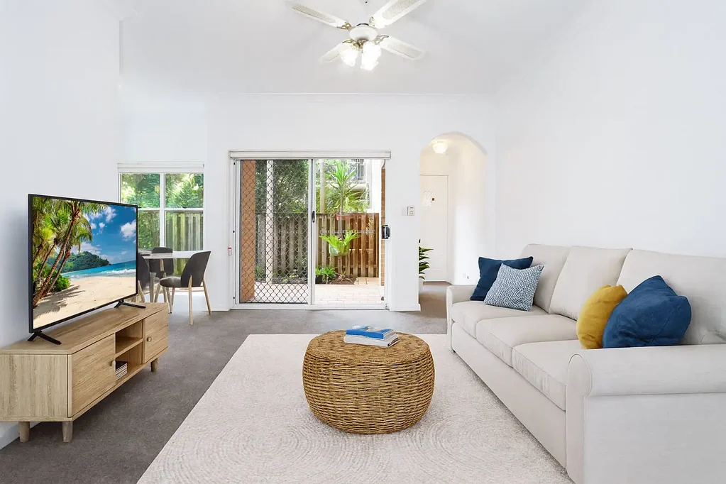 NEWLY UPDATED 1 BEDROOM SPACE