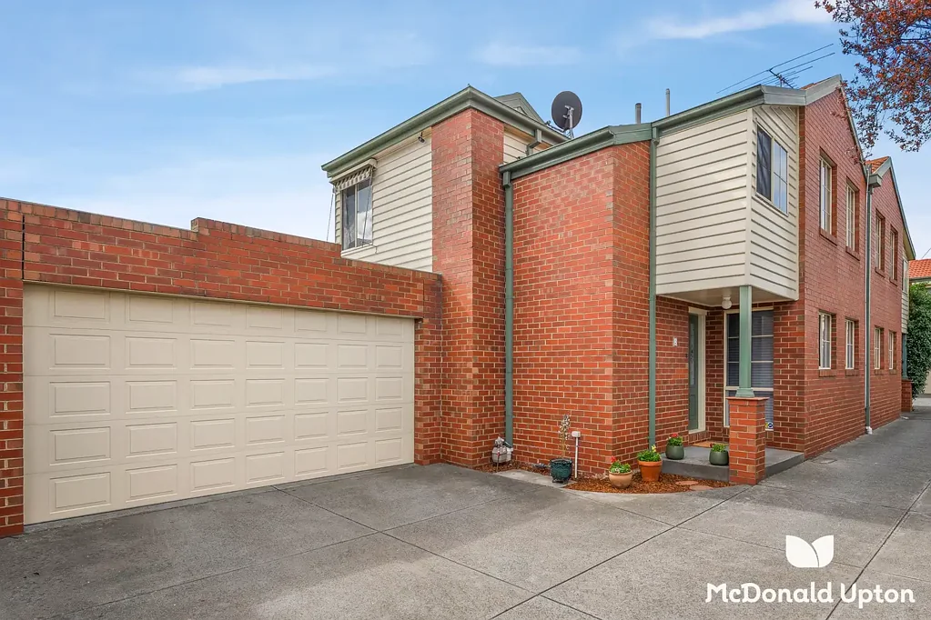 2/6 Elstone Court, Niddrie, VIC 3042
