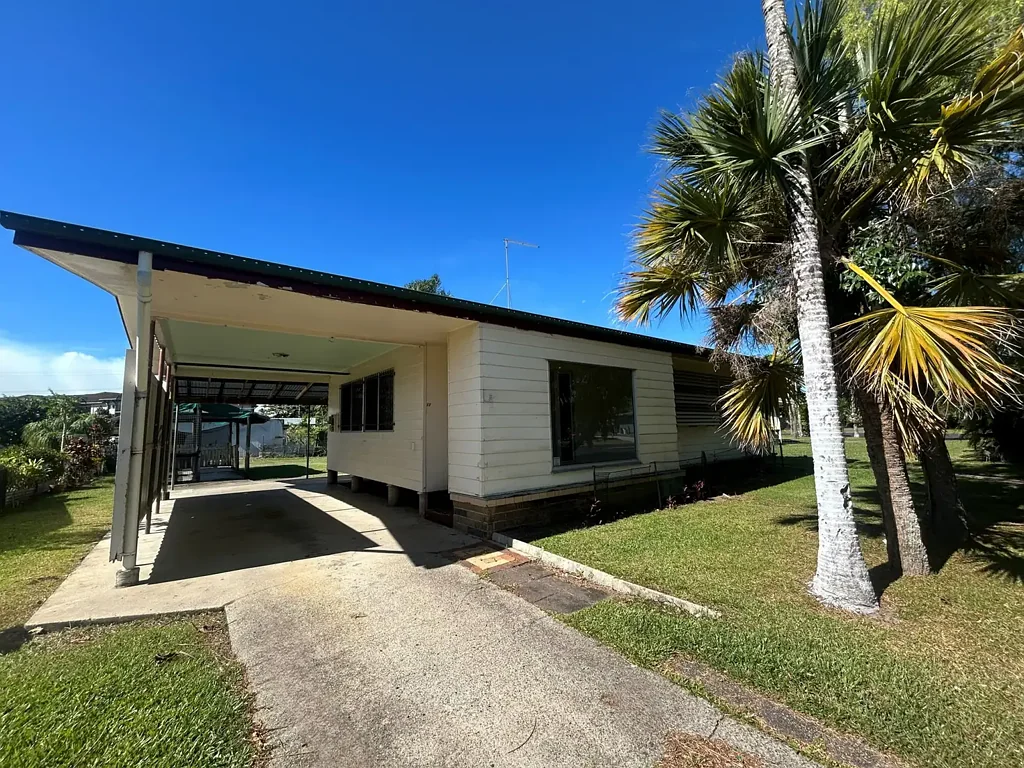 12 Smallwood Street, Mooroobool, QLD 4870