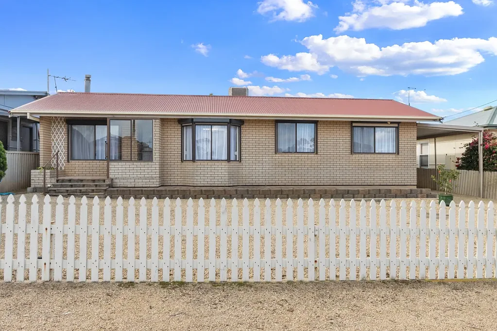 Ardrossan 2房  Freshly Updated and Ready to Enjoy