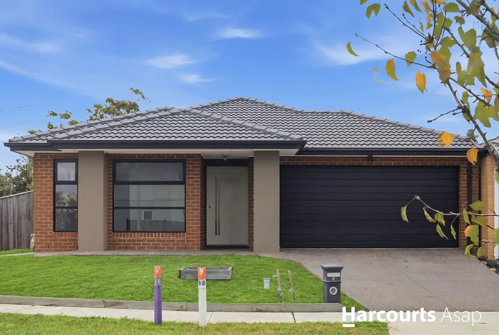 Clyde North 4Moenga Premium Family Living in the Prestigious Delaray Estate!