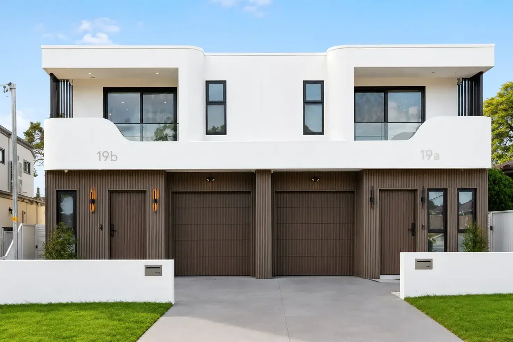 Chester Hill 5Zimmer Architecturally Designed Luxury Duplex With Premium Finishes Throughout