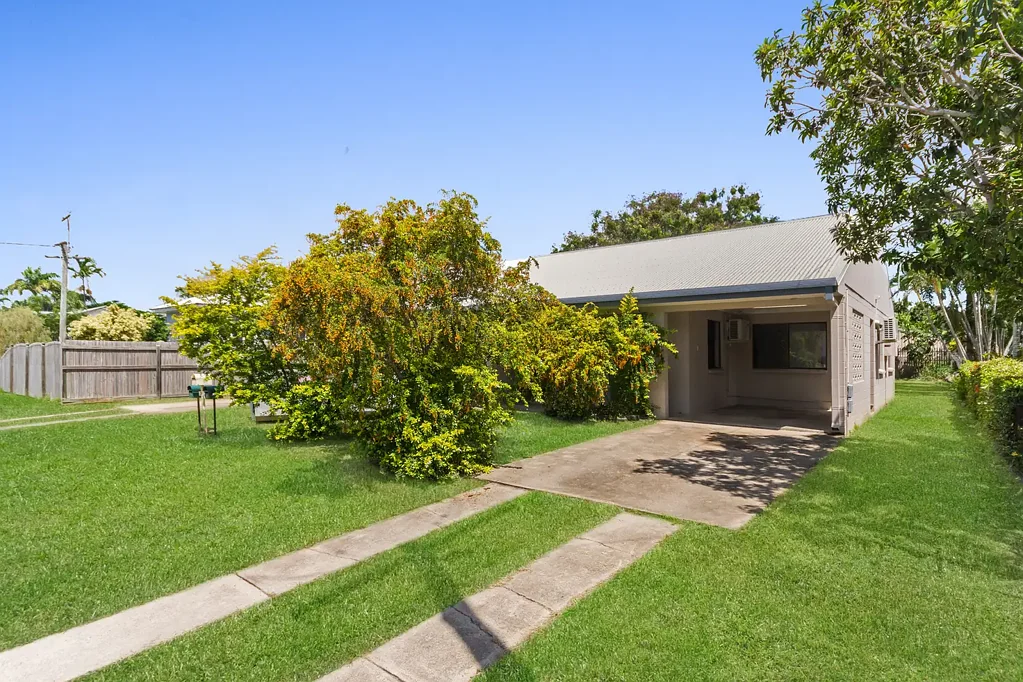 Great located duplex, close to Everything !!