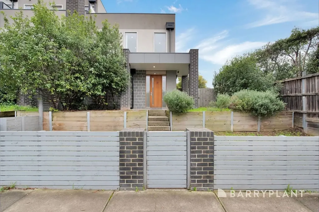 Bundoora 4房  Contemporary Townhouse with Exceptional Convenience