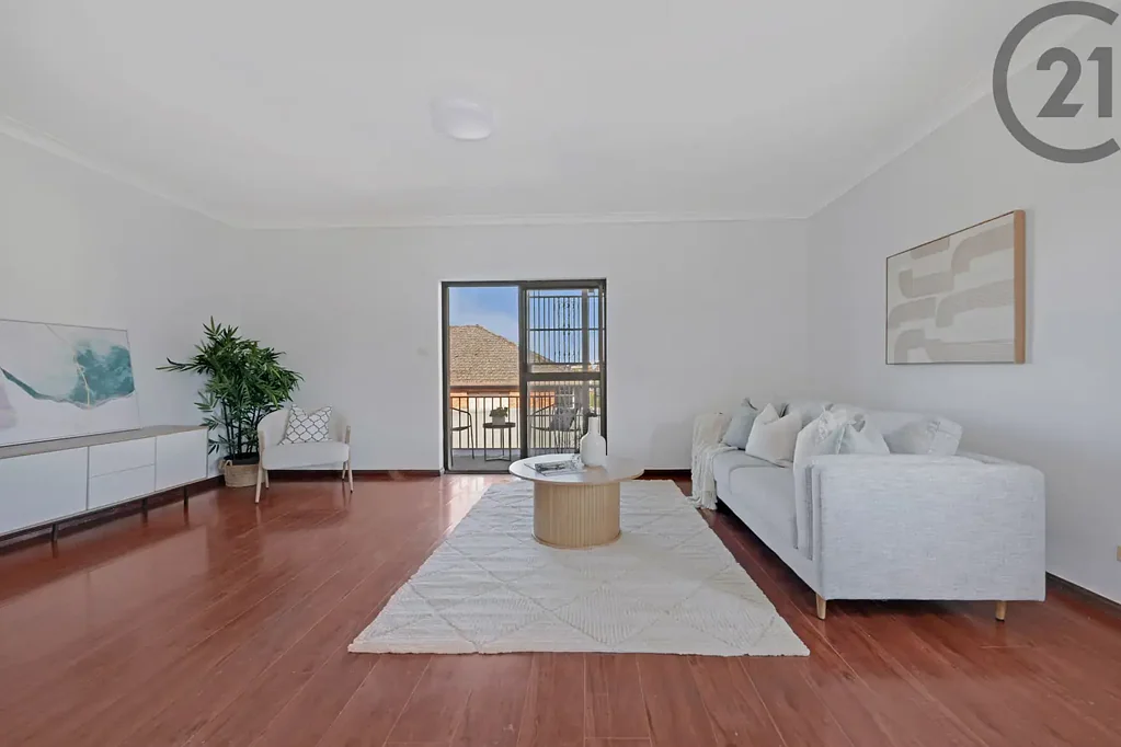 Carlton 5房 全砖结构 3卧3卫 宽敞起居 双车位车库 划片顶级名校 靠近商圈火车站 宁静街角地块 壮丽城市水景 Full Brick Two Storey Home plus a Granny Flat