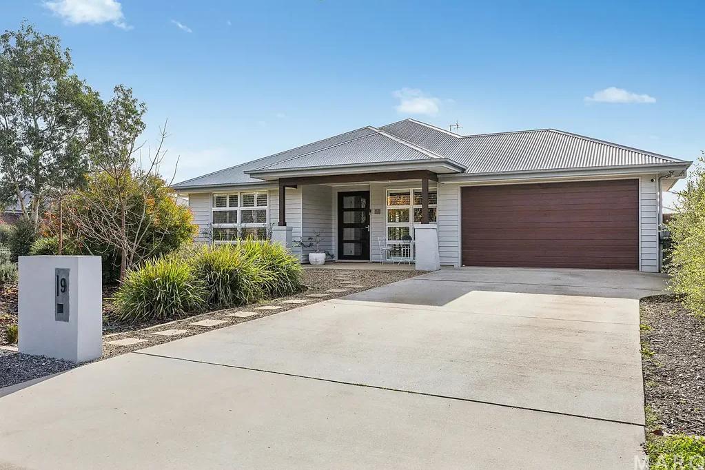 Murrumbateman 4Moenga An Entertainer's Home, Opposite Reserve