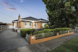 2 Maple Crescent, St Albans