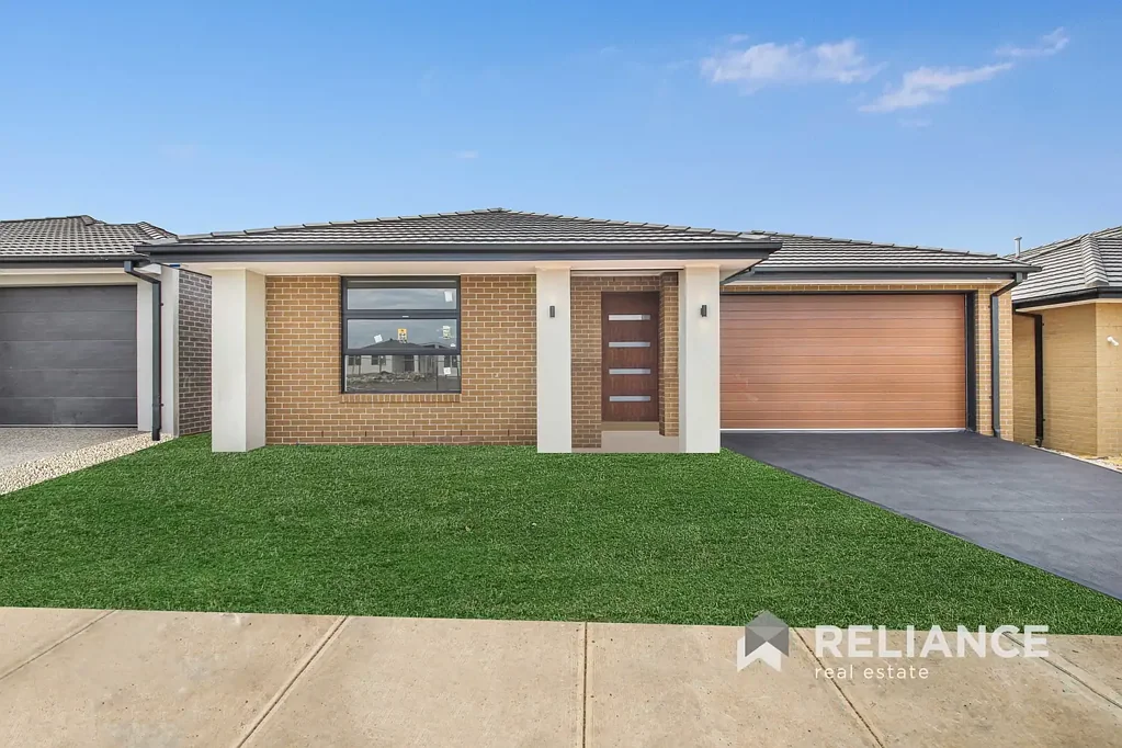 Stunning Sunbury Home!
