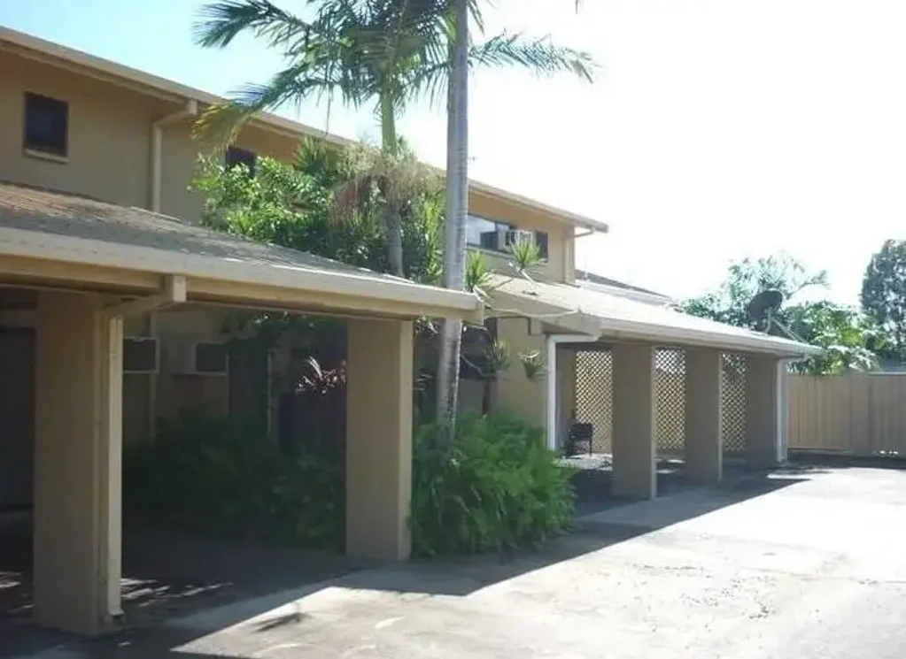 Quiet Unit In a Great Location