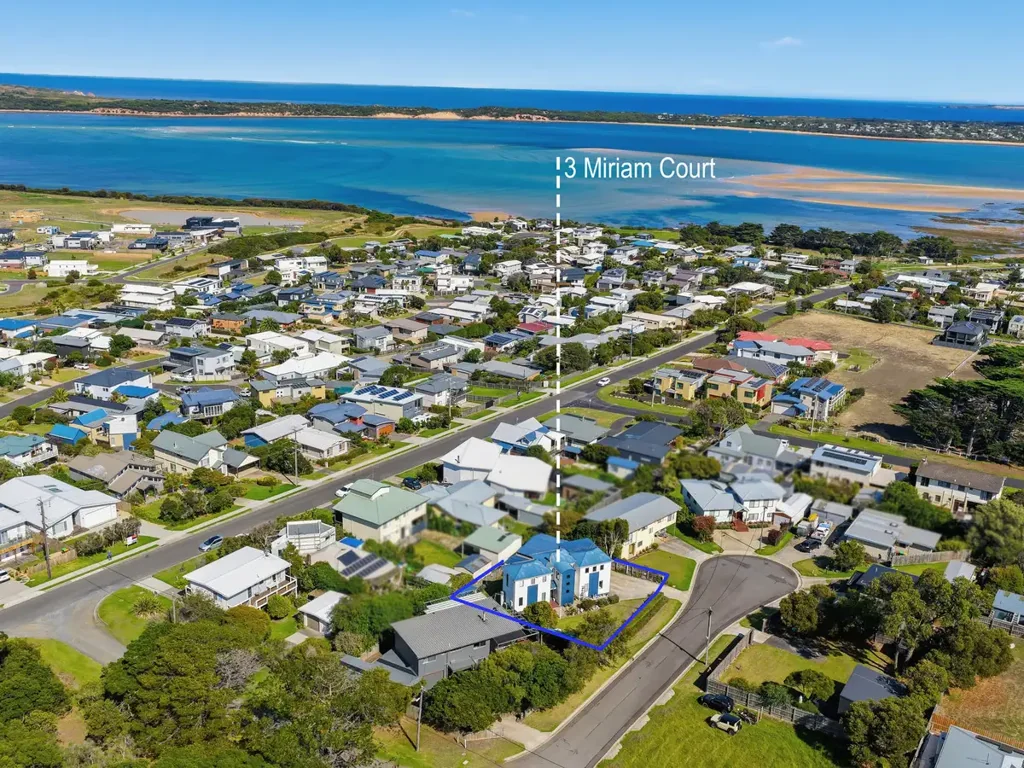 San Remo 3 Slaapkamer Spectacular Coastal Living with Uninterrupted Water Views