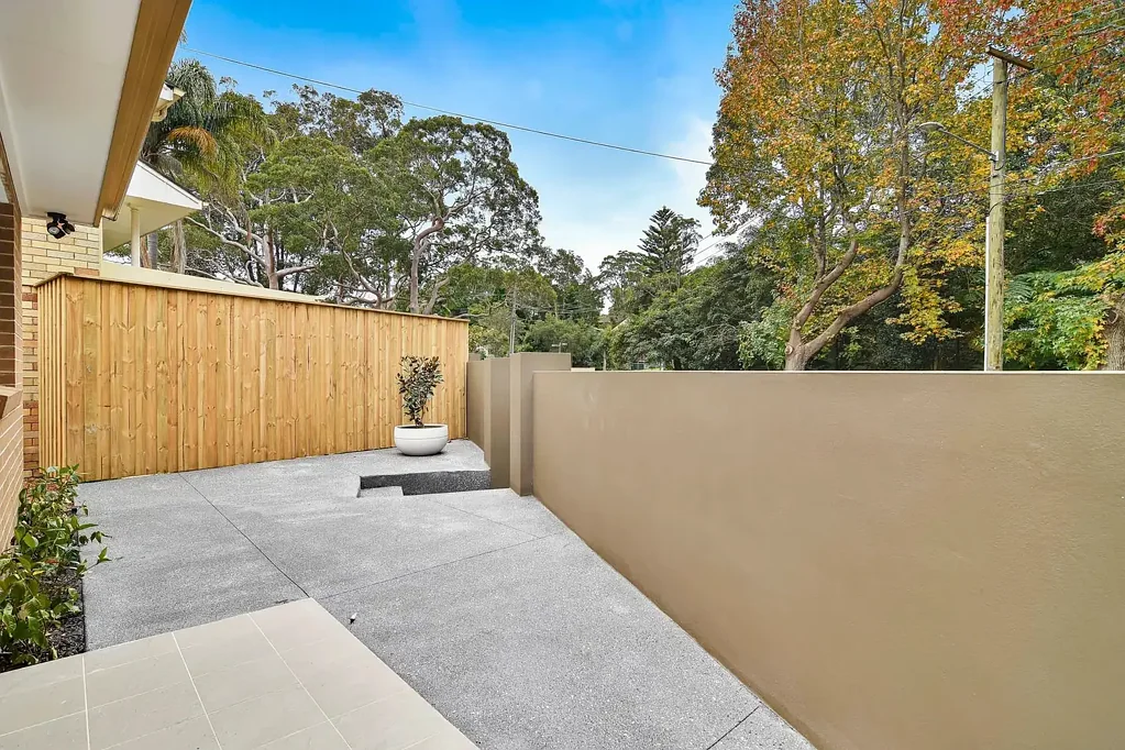 Private Two Bedroom Flat in Convenient Forestville Location