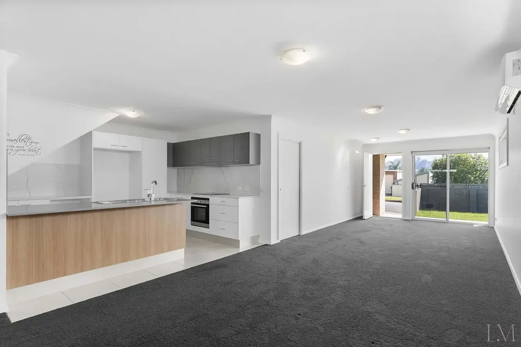 Elermore Vale 2બેડરૂમ Stylish, Comfortable & Low-Maintenance Townhouse Living