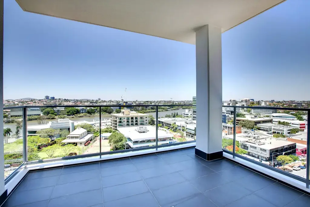 LARGE 2 Bed 2 Bath + Study Nook - RIVER VIEWS - MILTON PRECINCT