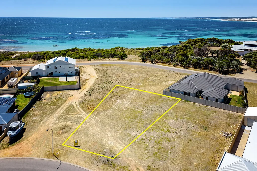 10 Coastside Crescent, Glenfield, WA 6532