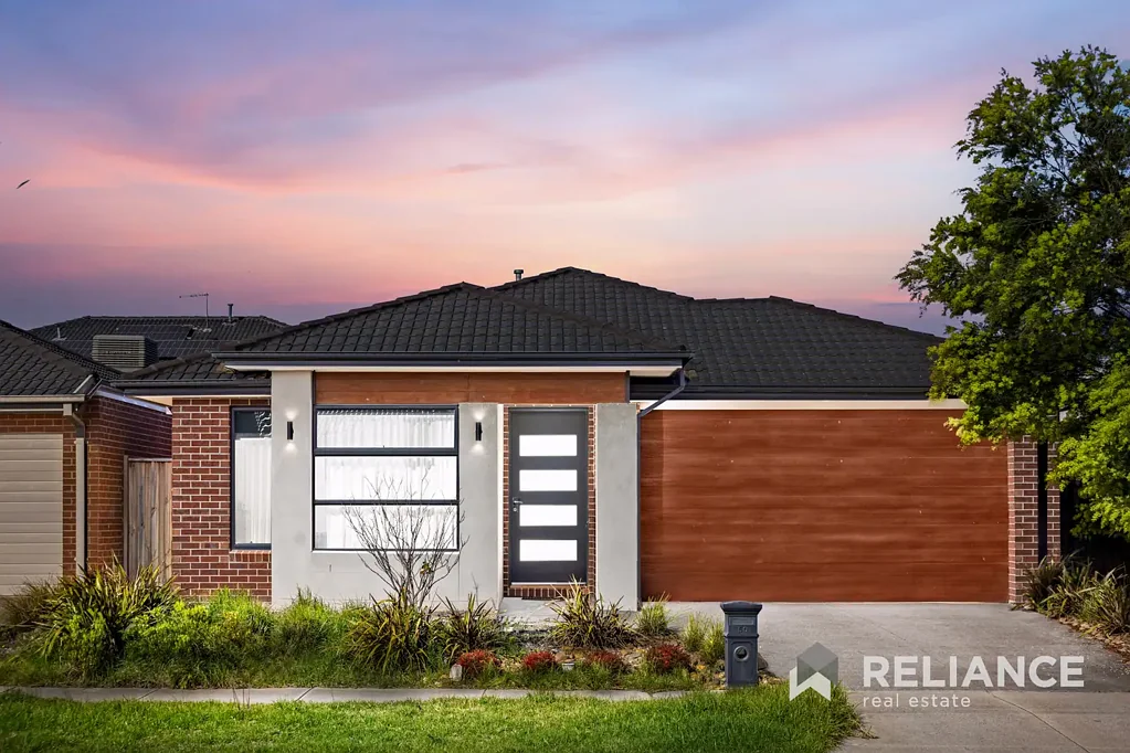 Wyndham Vale 4房 位于黄金地段的令人惊叹的家庭住宅！靠近学校、商店和交通！ Stunning Family Home in a Prime Location ! Close to Schools, Shops & Transport !