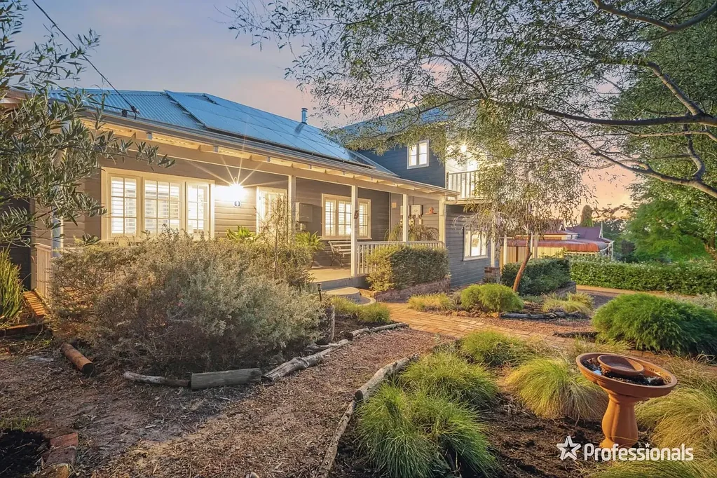 9 Lyndhurst Road, Kalamunda, WA 6076