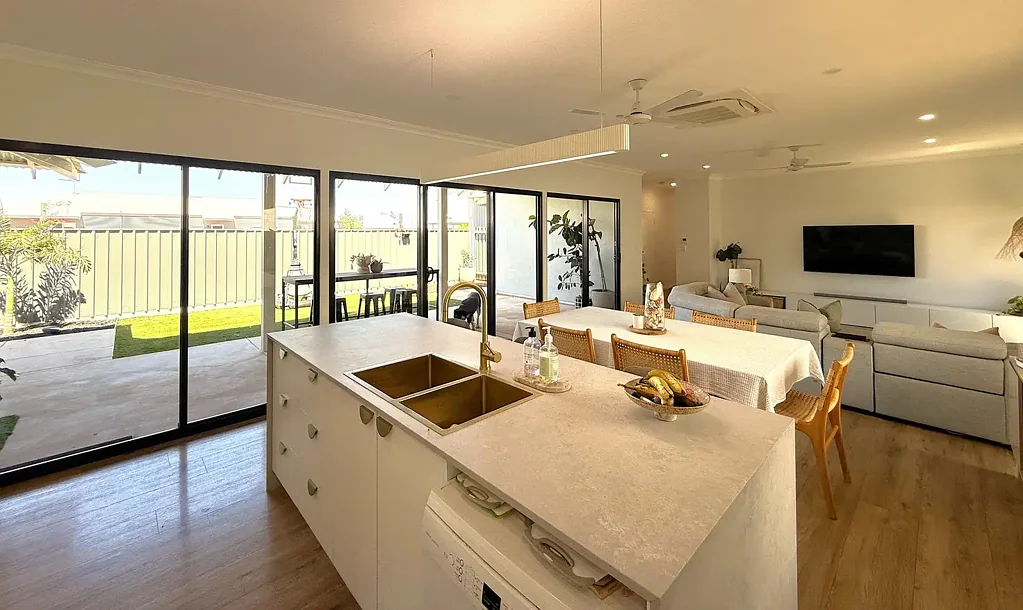 High spec modern 4x2 in Madigan Estate