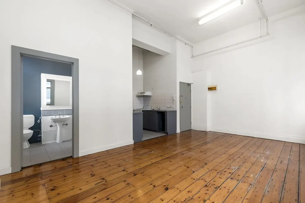 SPACIOUS STUDIO IN A BOUTIQUE BLOCK