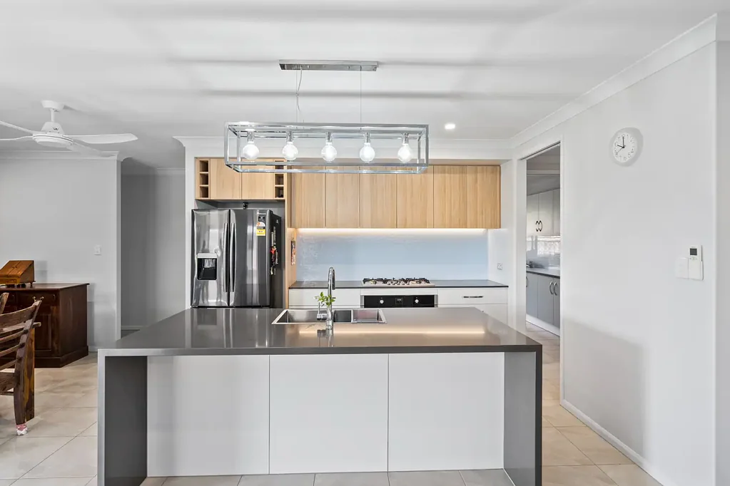 MODERN FAMILY HOME