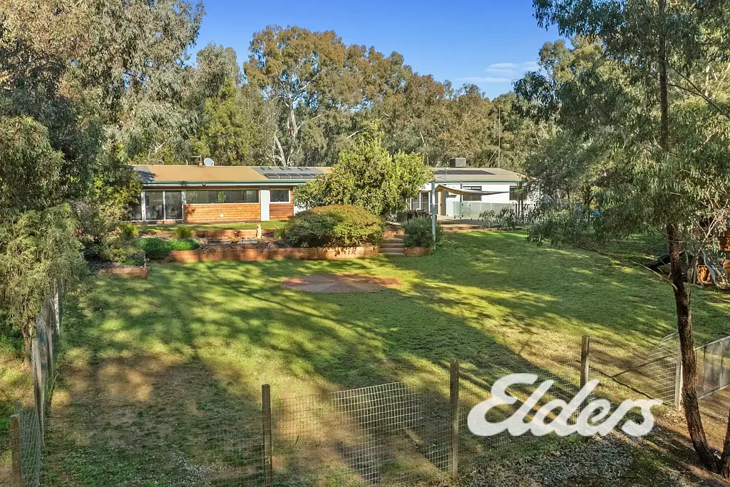Mulwala 5房  Expansive Lifestyle Property on 10.7 Acres with access to Murray River.