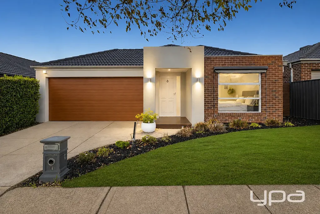 Point Cook 3Moenga A Much-Loved Family Home Offering Comfort, Style & Privacy