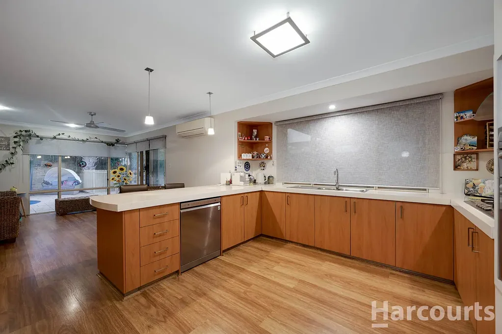 Currambine 4Moenga Beautifully Presented, Effortless Family Living