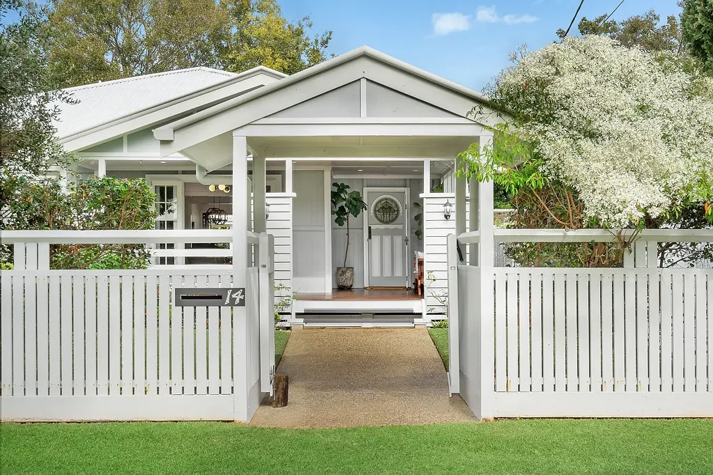 14 Dudley Street, Sherwood, QLD 4075