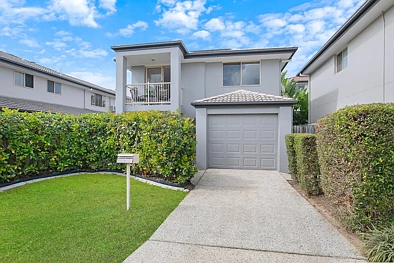 Carina 3房 独立式、可即刻入住的联排别墅 Freestanding, Move in Ready Townhouse