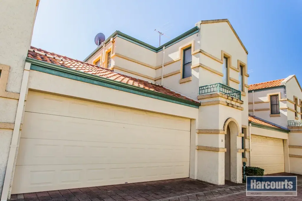 4 Bed 2 Bath Townhouse in Applecross
