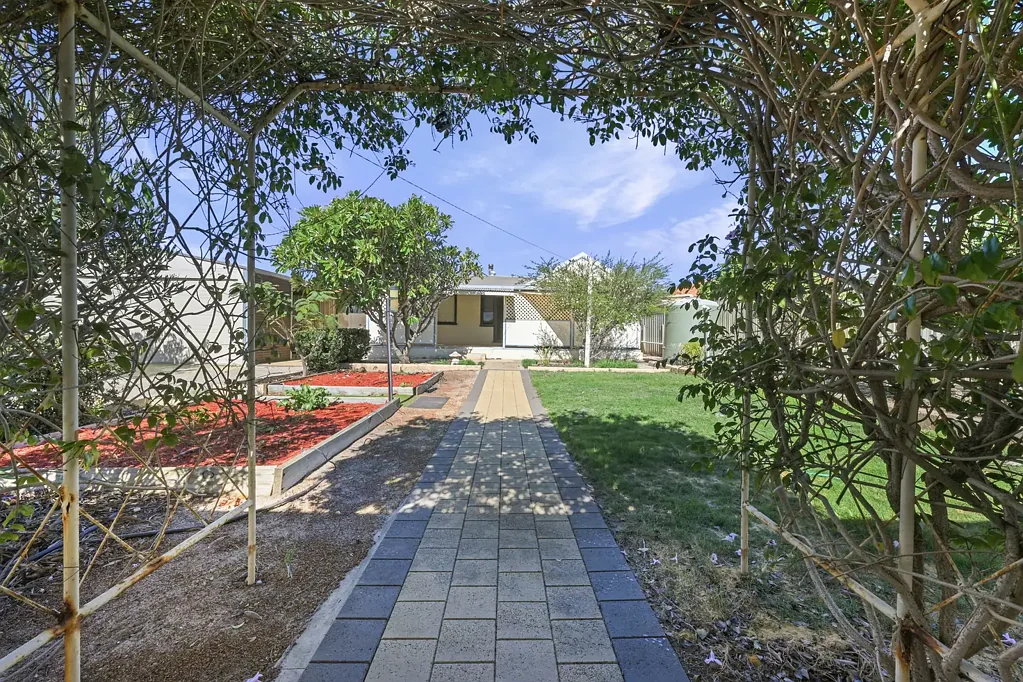 Charming family home in Wonthella