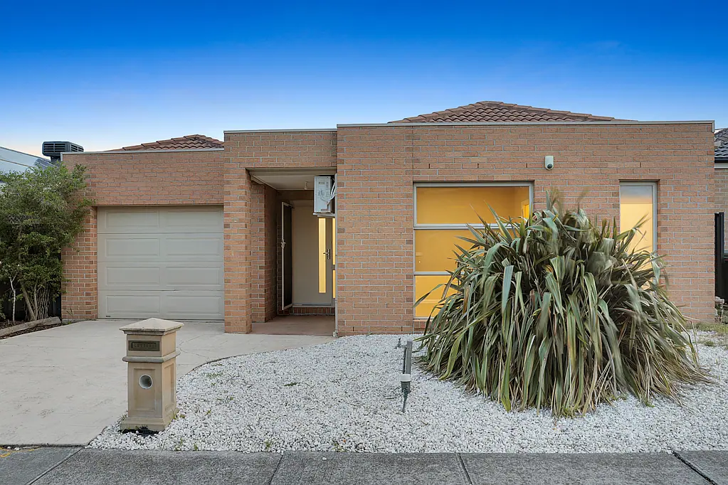 12 Cheltenham Close, Craigieburn, VIC 3064