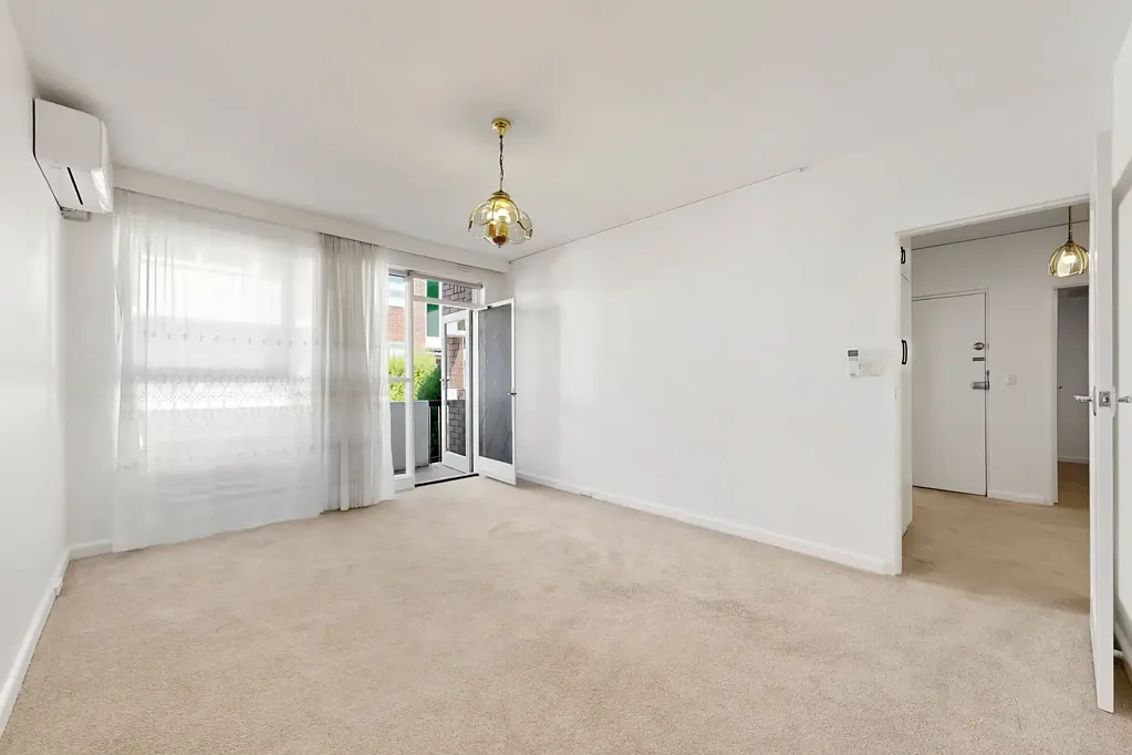 Centrally Located Spacious Apartment
