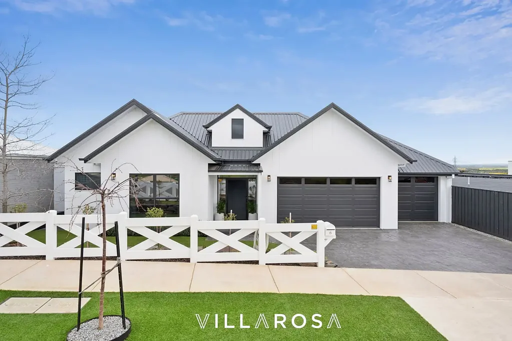 Highton 4chambre Effortless Elegance in a Single-Level Masterpiece