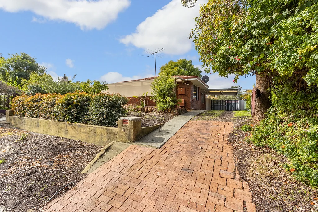 34 Blackadder Road, Swan View, WA 6056