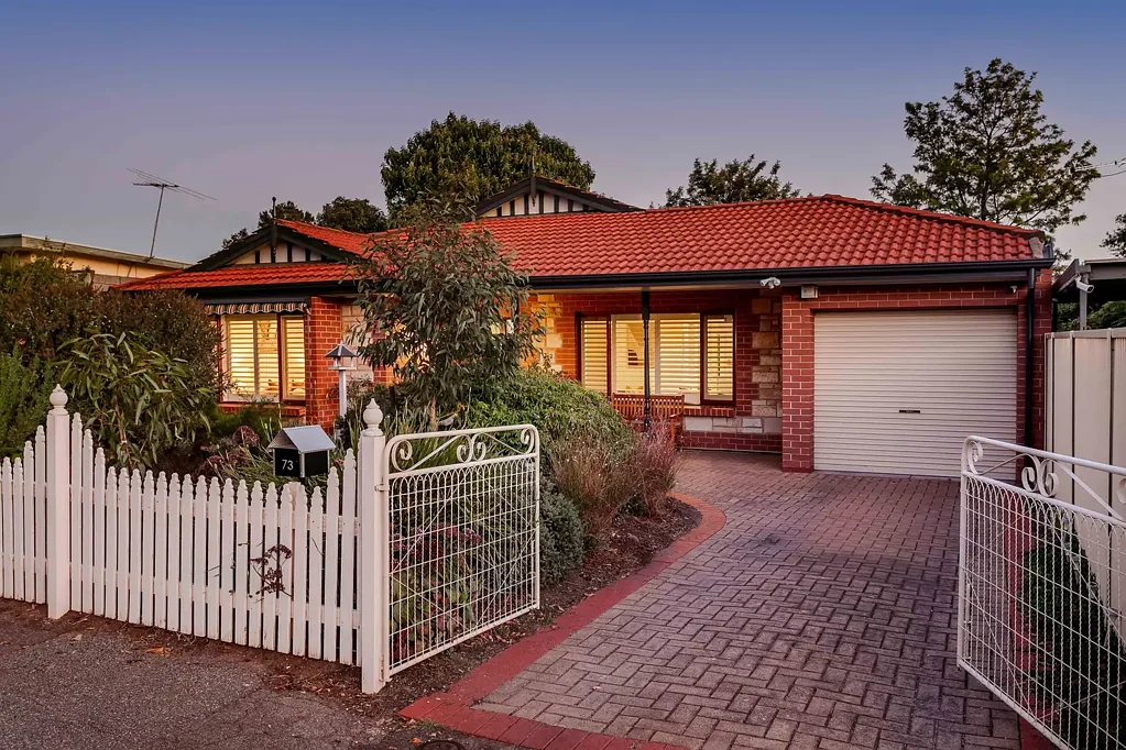 Daw Park 4房  UNDER CONTRACT BY ROBBIE SMITH & ELLIE DRAPER