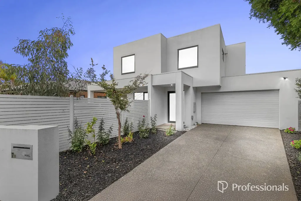Brighton East 4침실 Luxury Townhouse in Coveted Brighton Locale