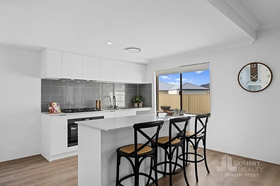 60 Corston Circuit, Australind, WA 6233, 4 slaapkamers, 2 badkamers, House
