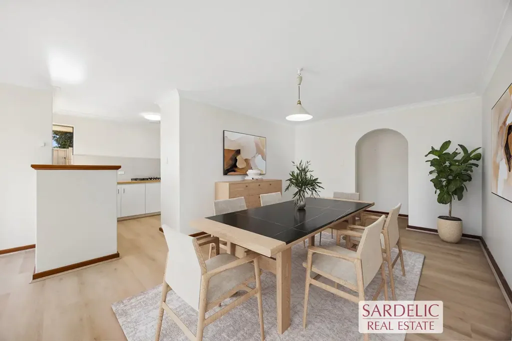 SPACIOUS HOUSE IN QUIET CUL DE SAC LOCATION